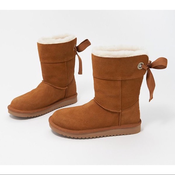 UGG Other - SOLD UGG • Koolaburra Andrah boot short chestnut suede faux shearling sherpa bow